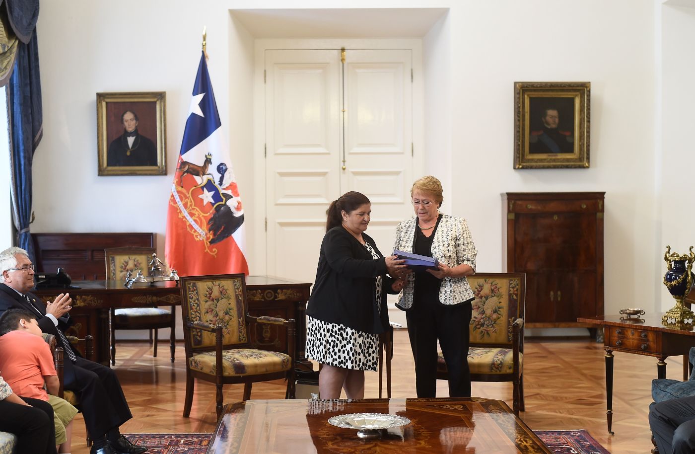 Entrega de proyecto en La Moneda